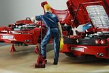 Ferrari F50(1995)and Repair men